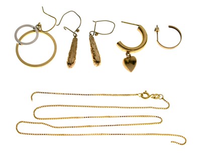 Lot 197 - Collection of 9ct gold and unmarked earrings, together with a 9ct gold chain (a/f)