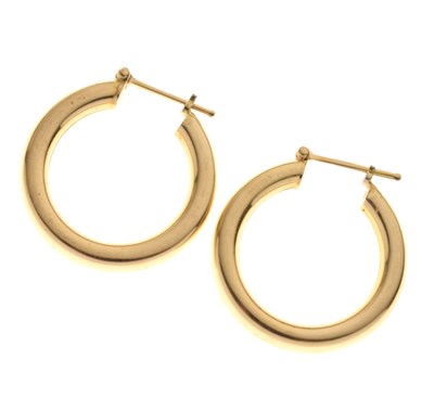 Lot 178 - Pair of Italian '14K' hoop earrings