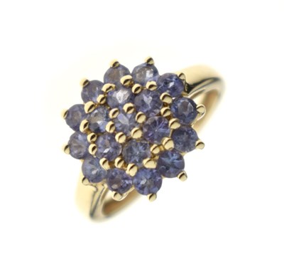 Lot 41 - Tanzanite cluster 9ct gold ring