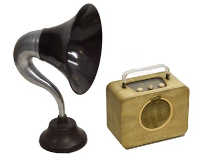 Lot 407 - Early 20th century free standing horn loudspeaker