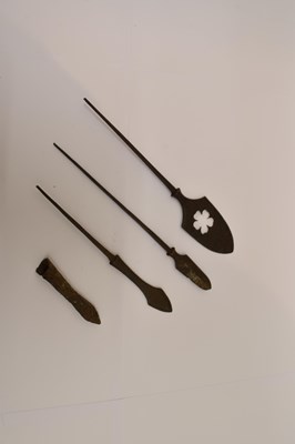 Lot 251 - Japanese arrow head or Yanone