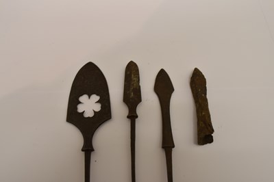 Lot 251 - Japanese arrow head or Yanone