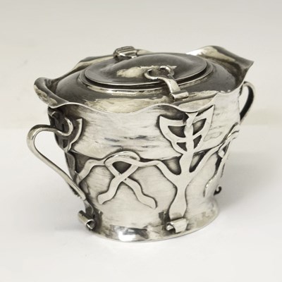 Lot Edward VII silver tea caddy in the manner of Oliver Baker